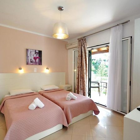 Dolphin Apartments Παλαιοκαστρίτσα Εξωτερικό φωτογραφία