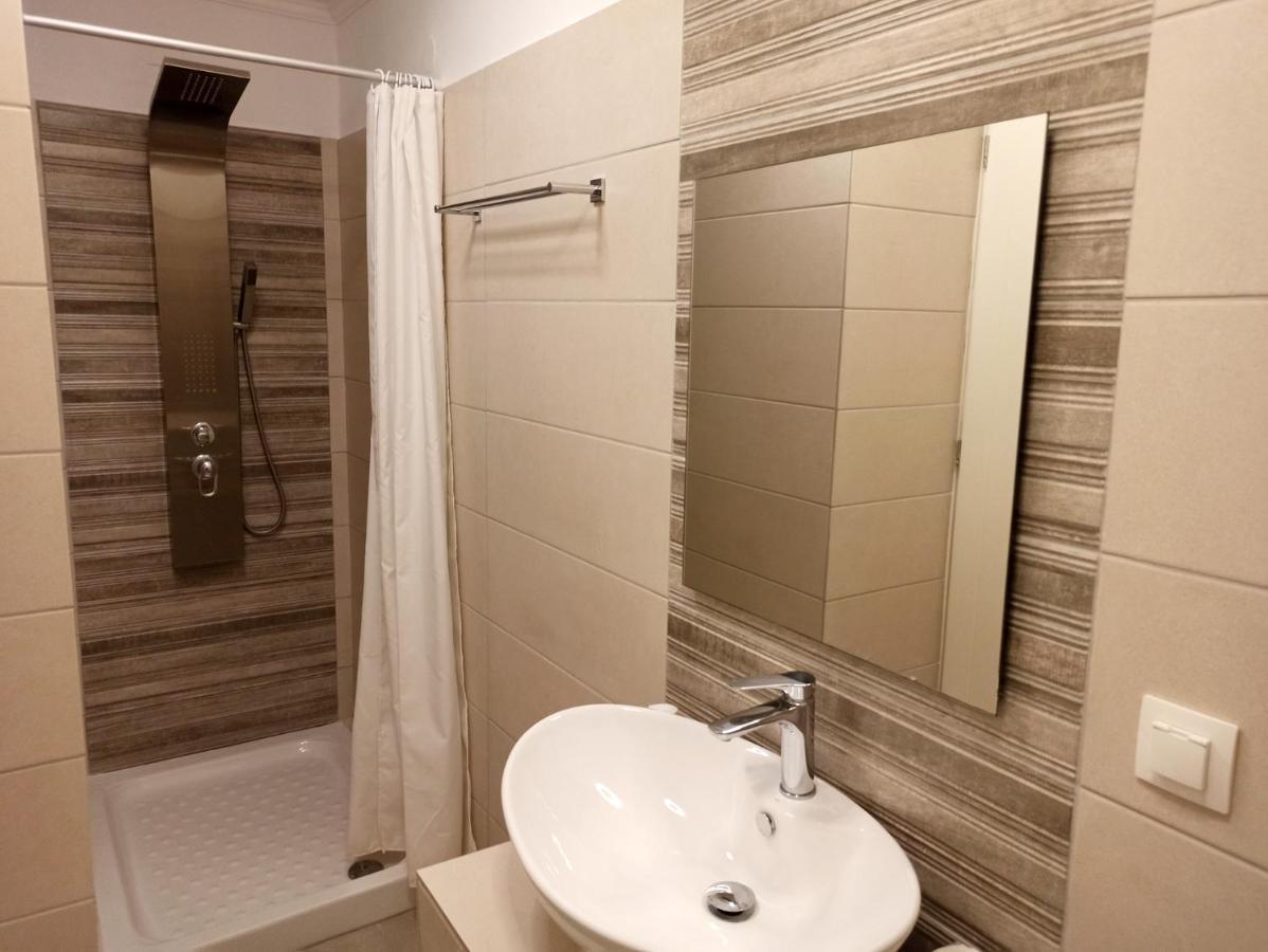 Dolphin Apartments Παλαιοκαστρίτσα Εξωτερικό φωτογραφία