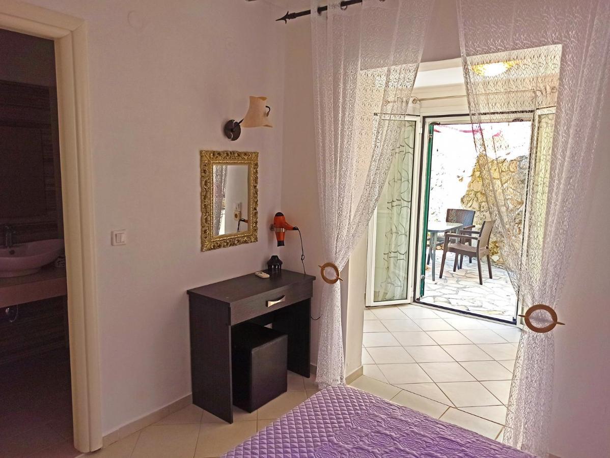 Dolphin Apartments Παλαιοκαστρίτσα Εξωτερικό φωτογραφία