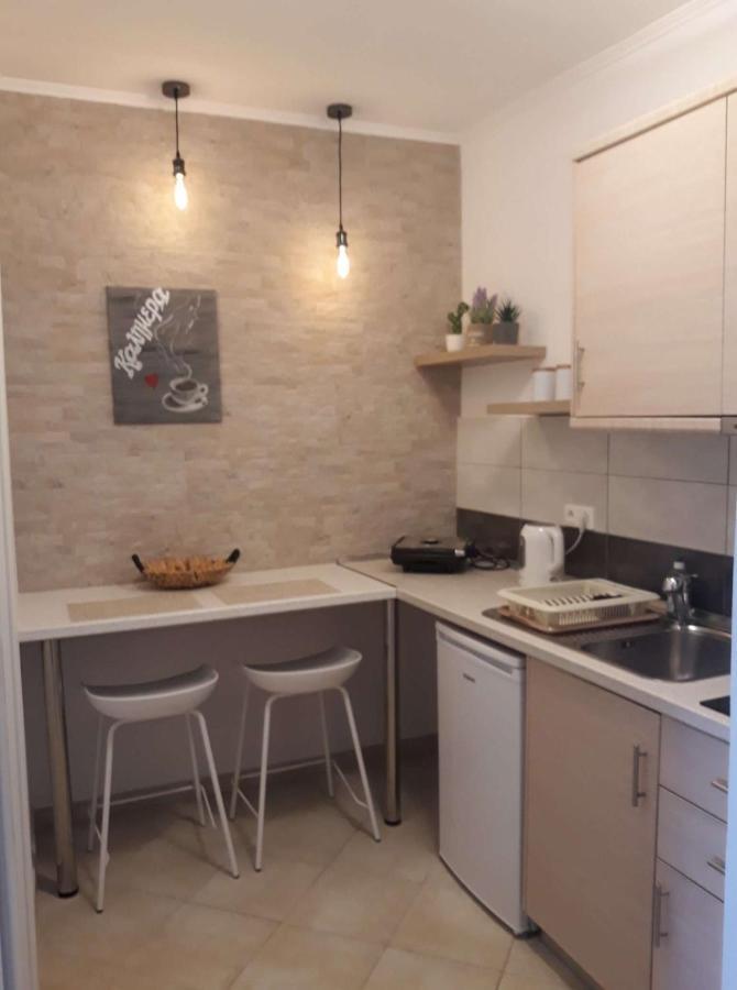 Dolphin Apartments Παλαιοκαστρίτσα Εξωτερικό φωτογραφία