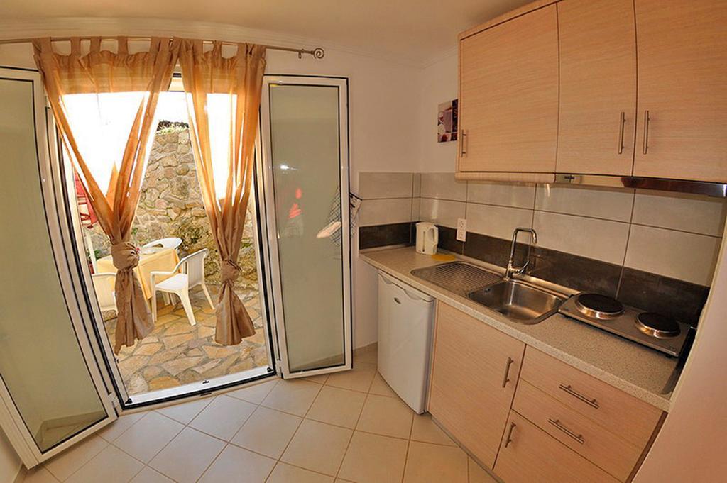 Dolphin Apartments Παλαιοκαστρίτσα Εξωτερικό φωτογραφία