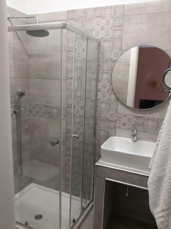 Dolphin Apartments Παλαιοκαστρίτσα Εξωτερικό φωτογραφία